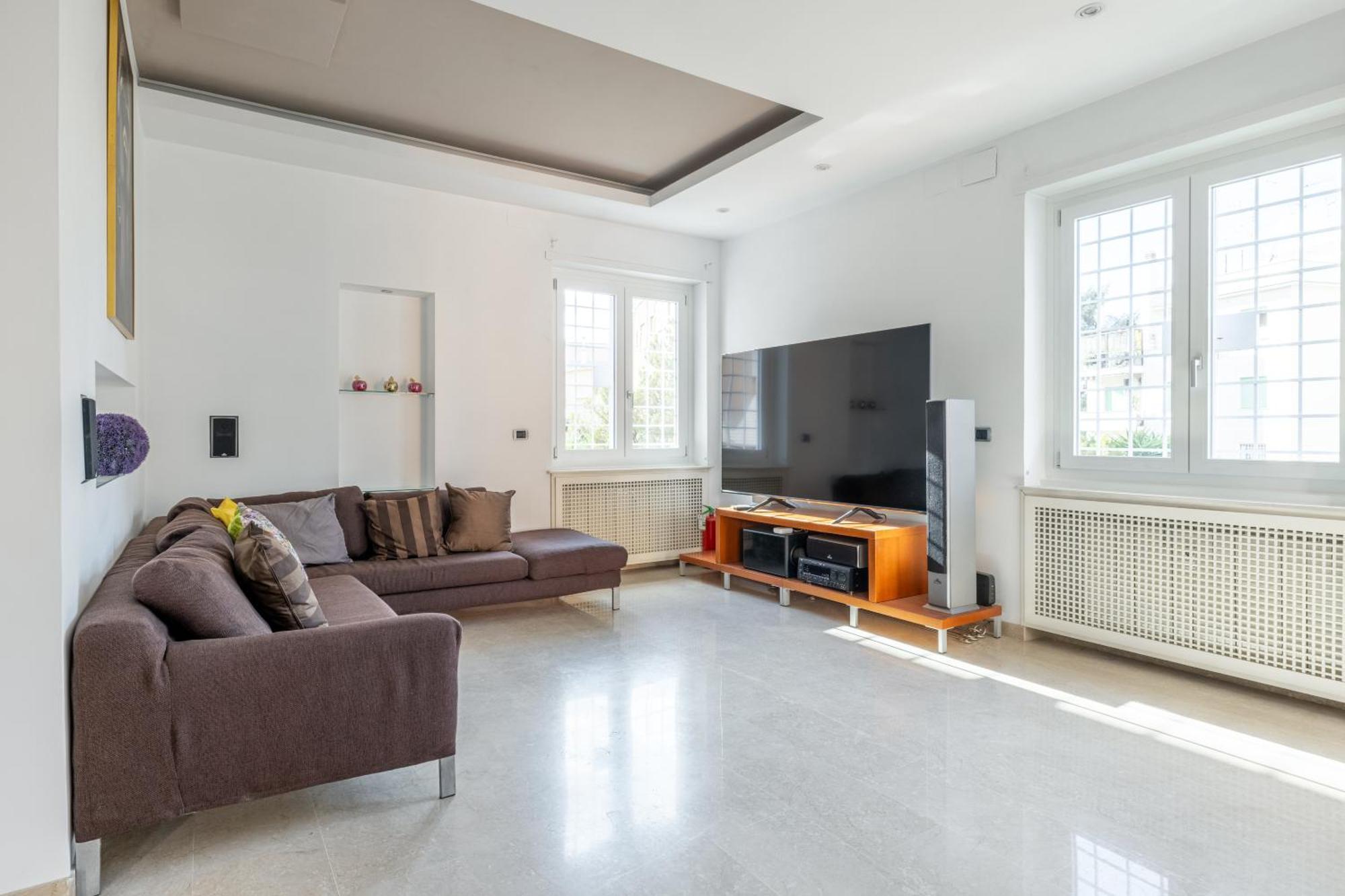 Apartment Eur Luxury For 4pp 2 Bedrooms Rom