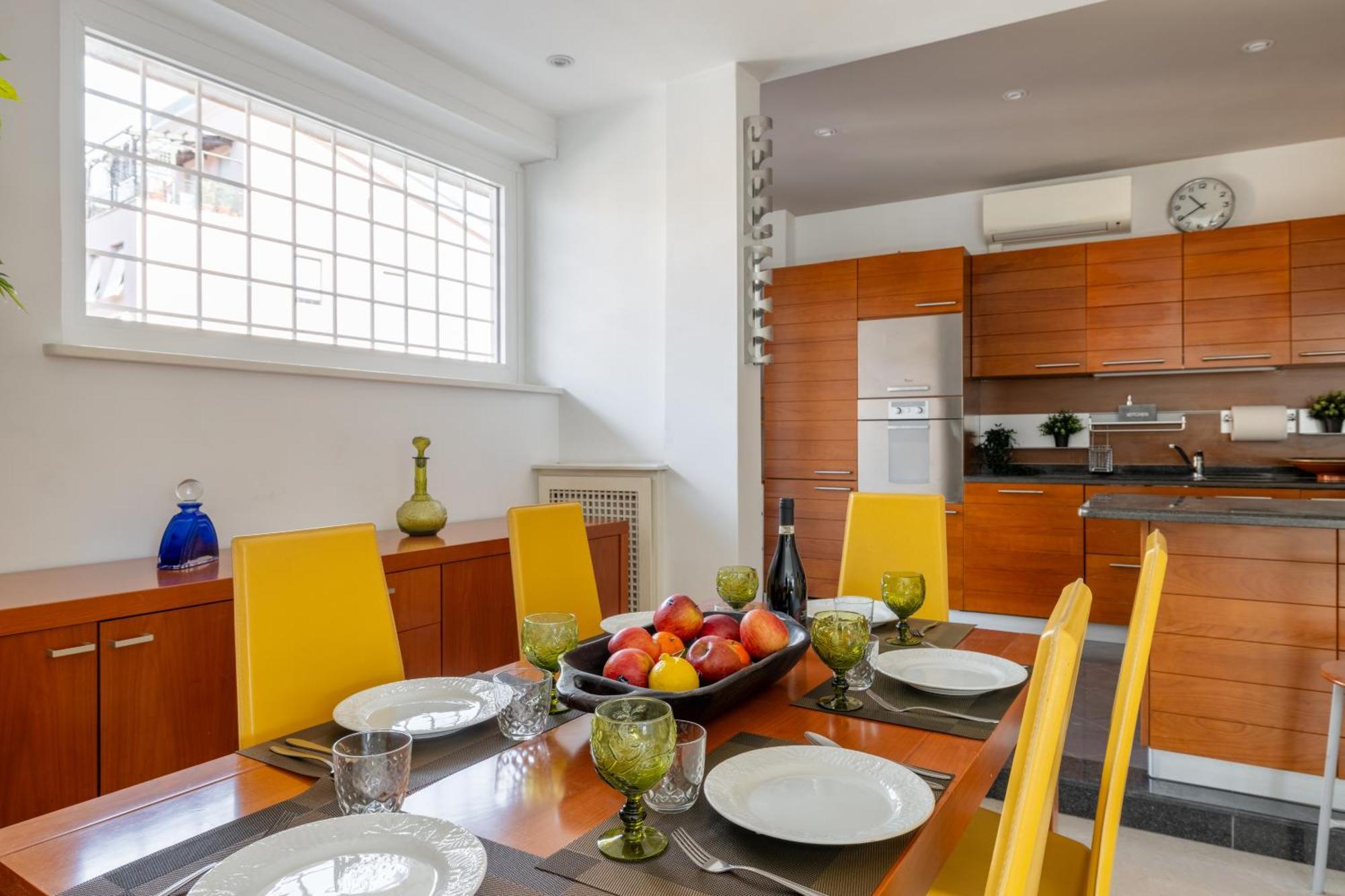 Eur Luxury For 4pp 2 Bedrooms Apartment *