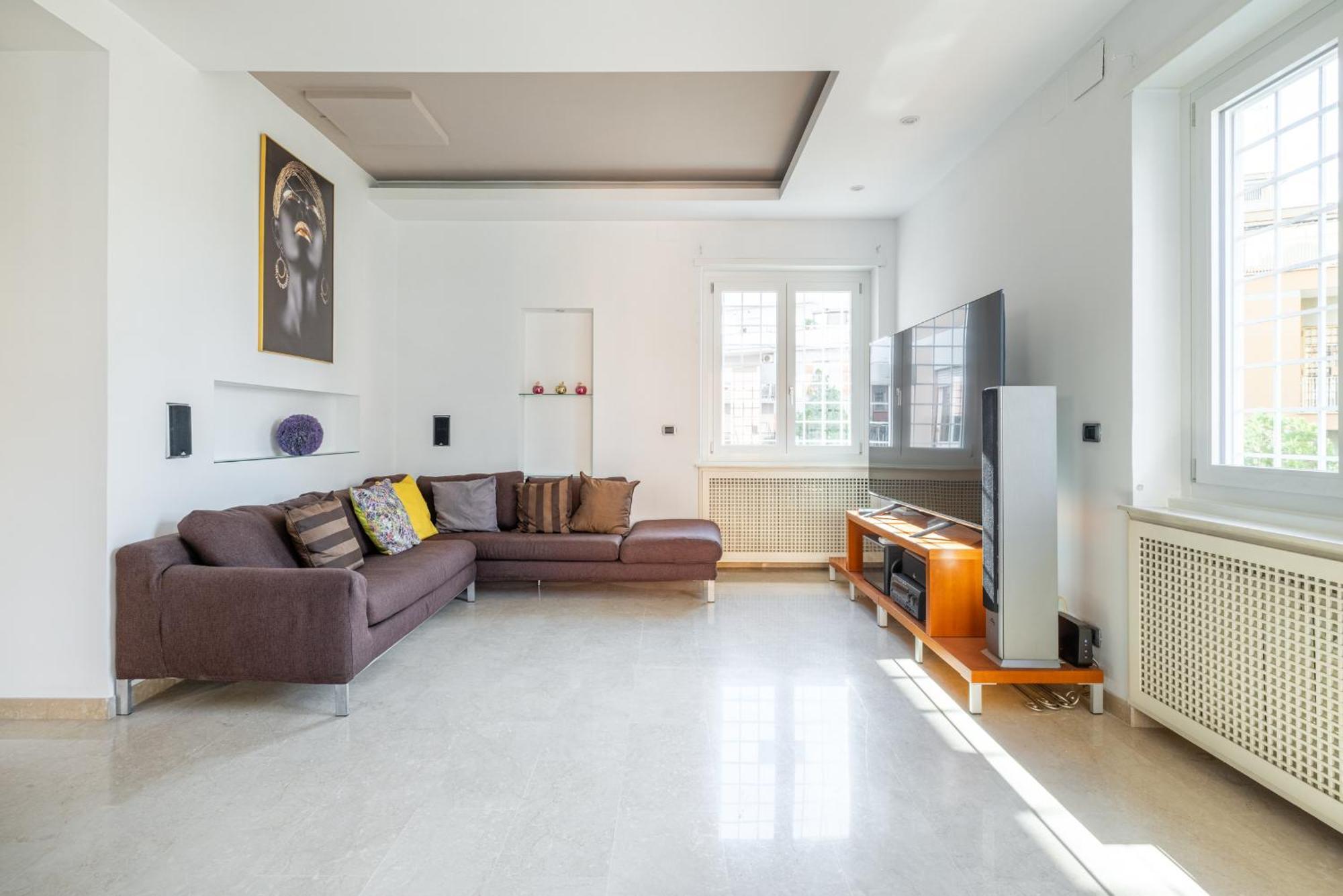 Eur Luxury For 4pp 2 Bedrooms Apartment Rom