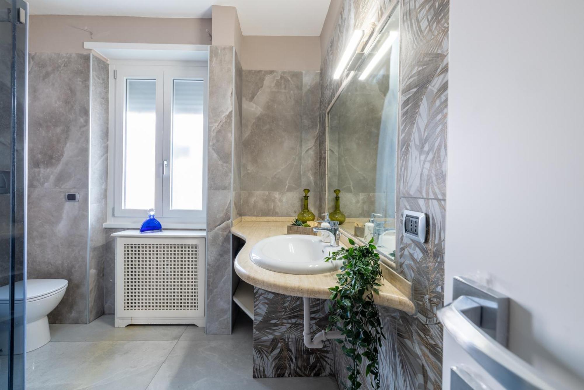 Apartment Eur Luxury For 4pp 2 Bedrooms