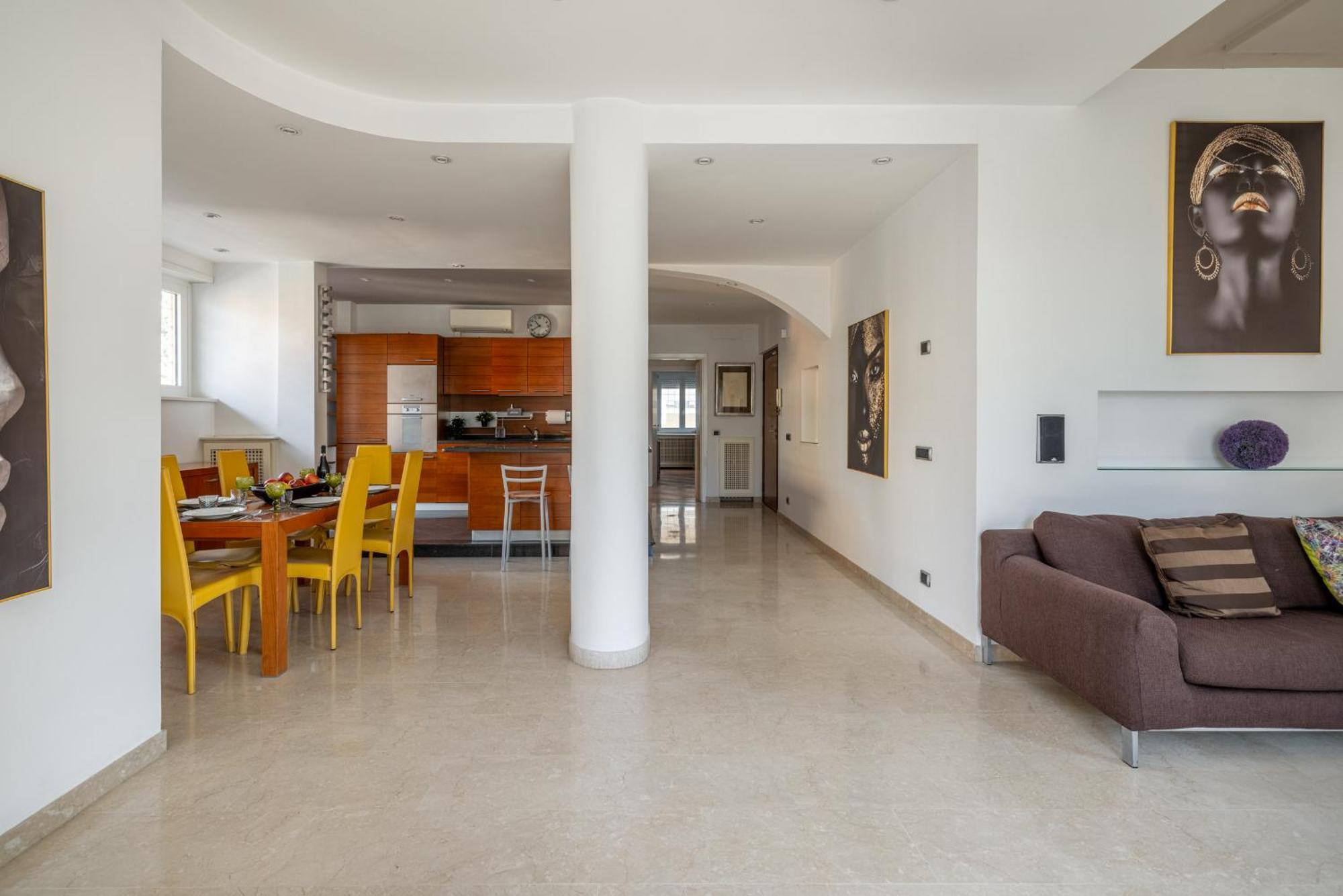 Apartment Eur Luxury For 4pp 2 Bedrooms *